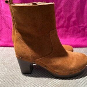 Clark's suede fur lined ankle boot